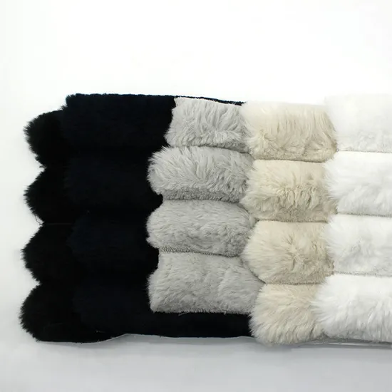 Экологически чистый мягкий искусственный мех для диванов и подушек.